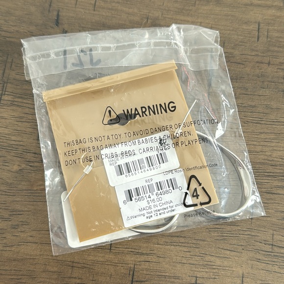 J21. ERICA LYONS - Silver Teardrop Earrings Hooks NEW - Picture 3 of 3